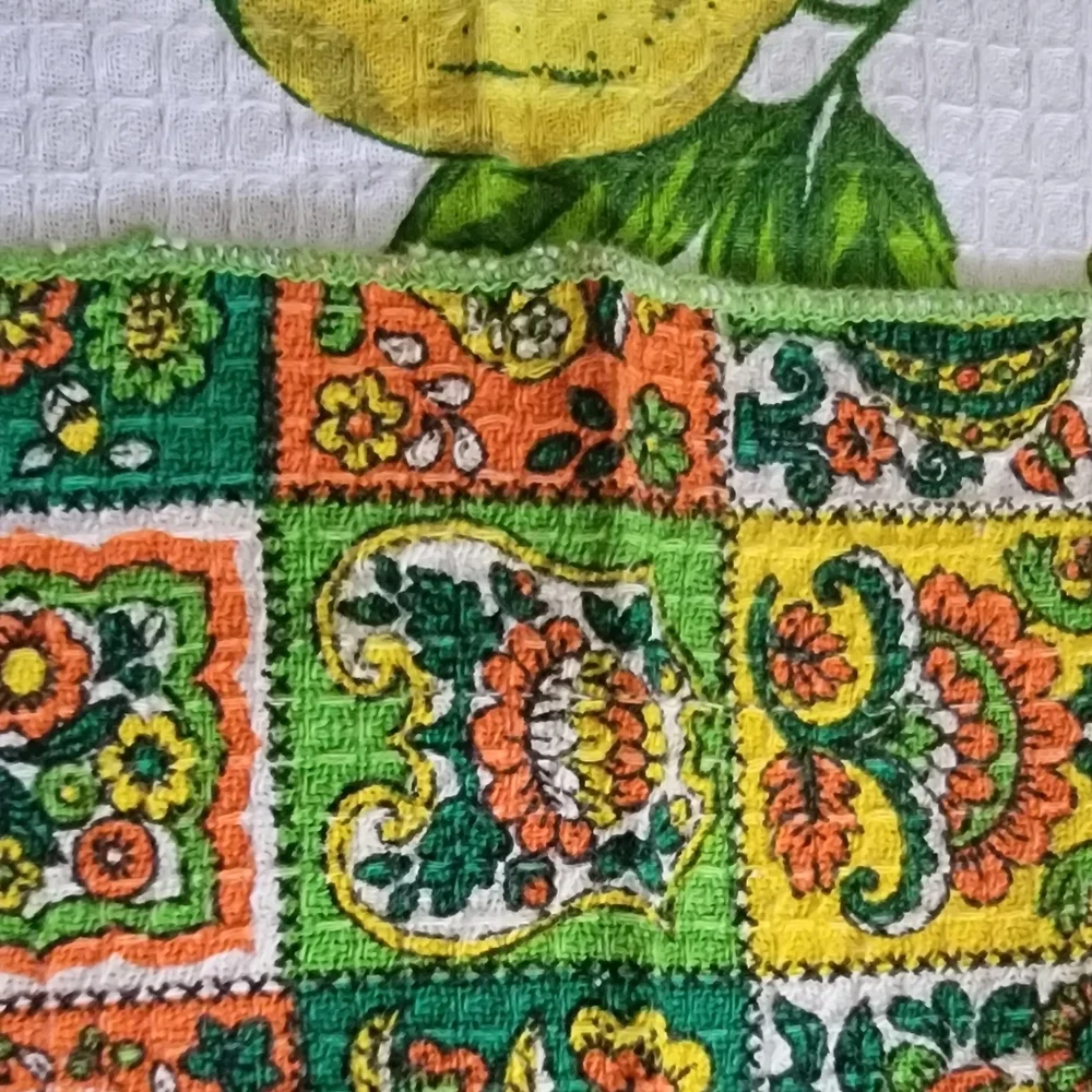 1970s Day Glo Wash Cloth Vintage Linens Washrag 60s, 70s green towel